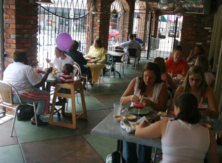 Family-Friendly - Chicos