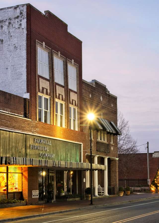 Farmville Street and Tower