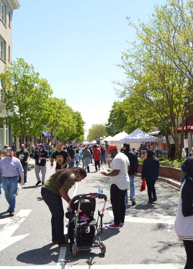 People at PirateFest 2016