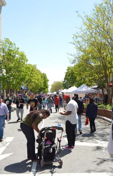 People at PirateFest 2016