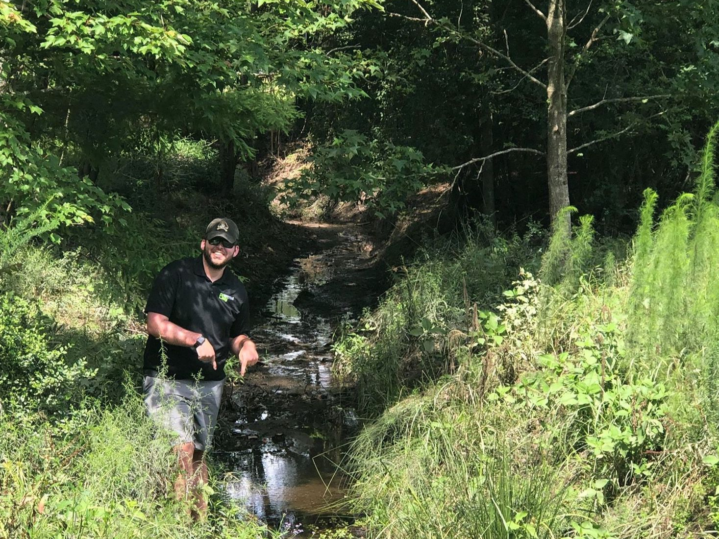 Disc Golf Creek Throwaway Shot