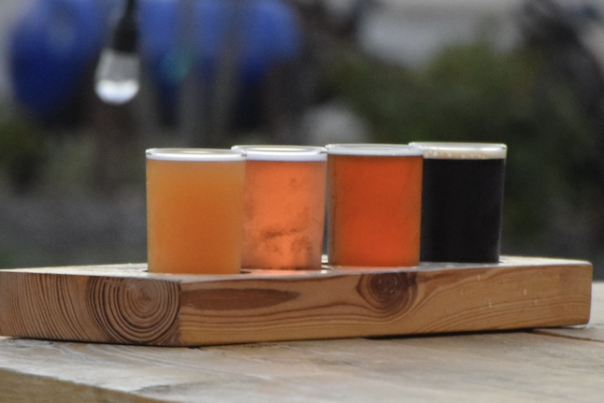 Beer flight (cropped)